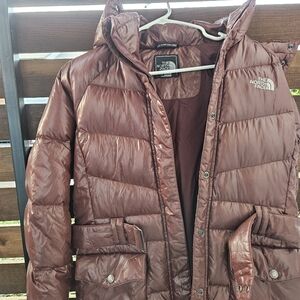 North face puffer jacket Womens Small burgundy